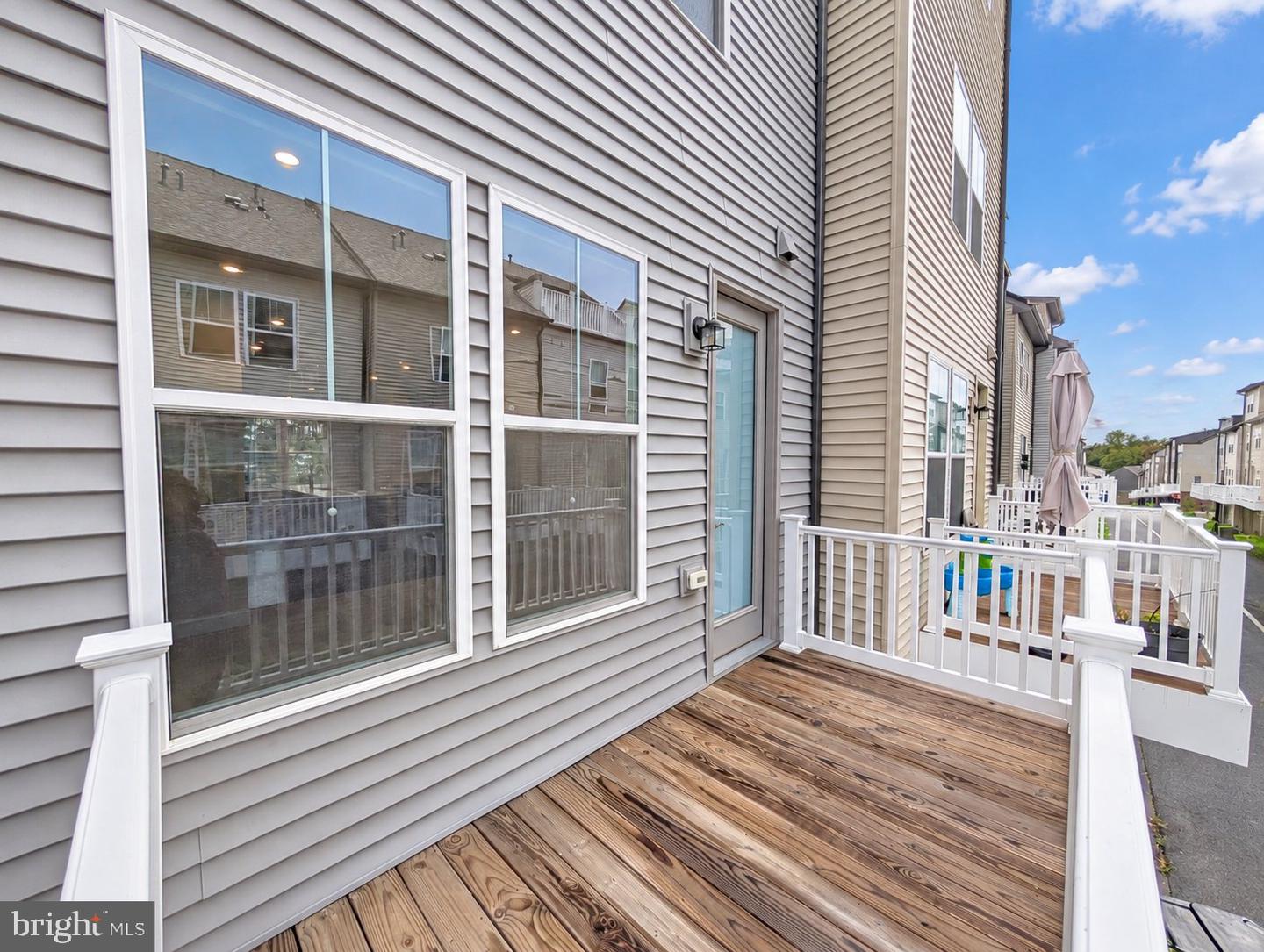 3511 Carnaby St Property Photo 5
