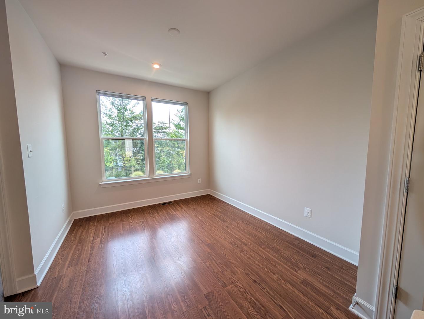 3511 Carnaby St Property Photo 6
