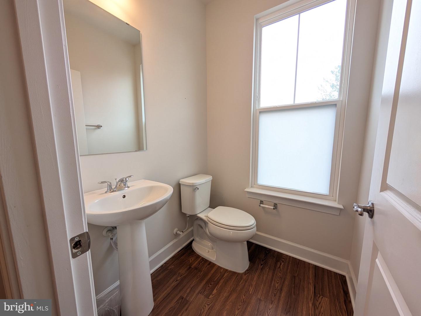 3511 Carnaby St Property Photo 7