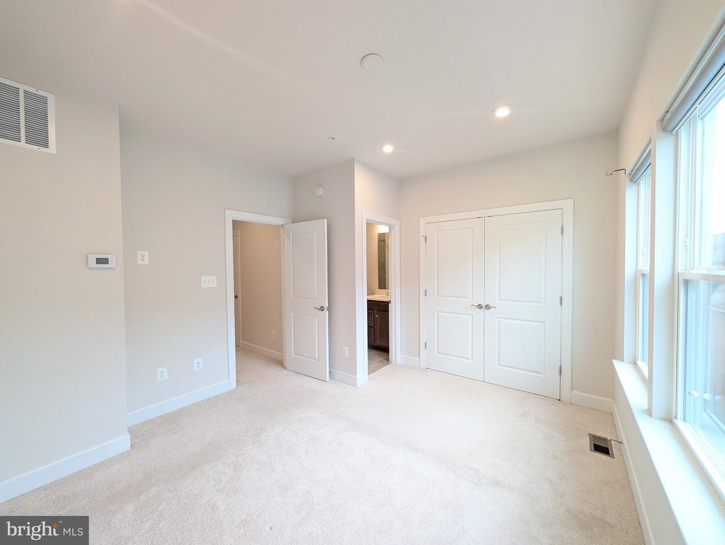 3511 Carnaby St Property Photo 10