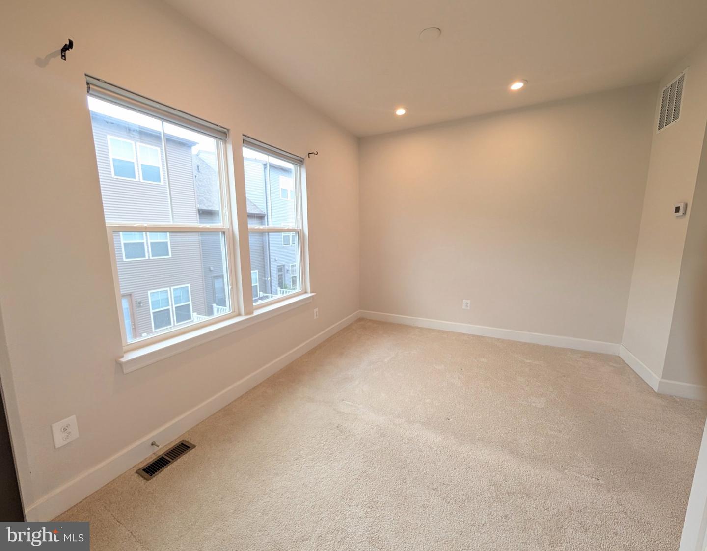 3511 Carnaby St Property Photo 11