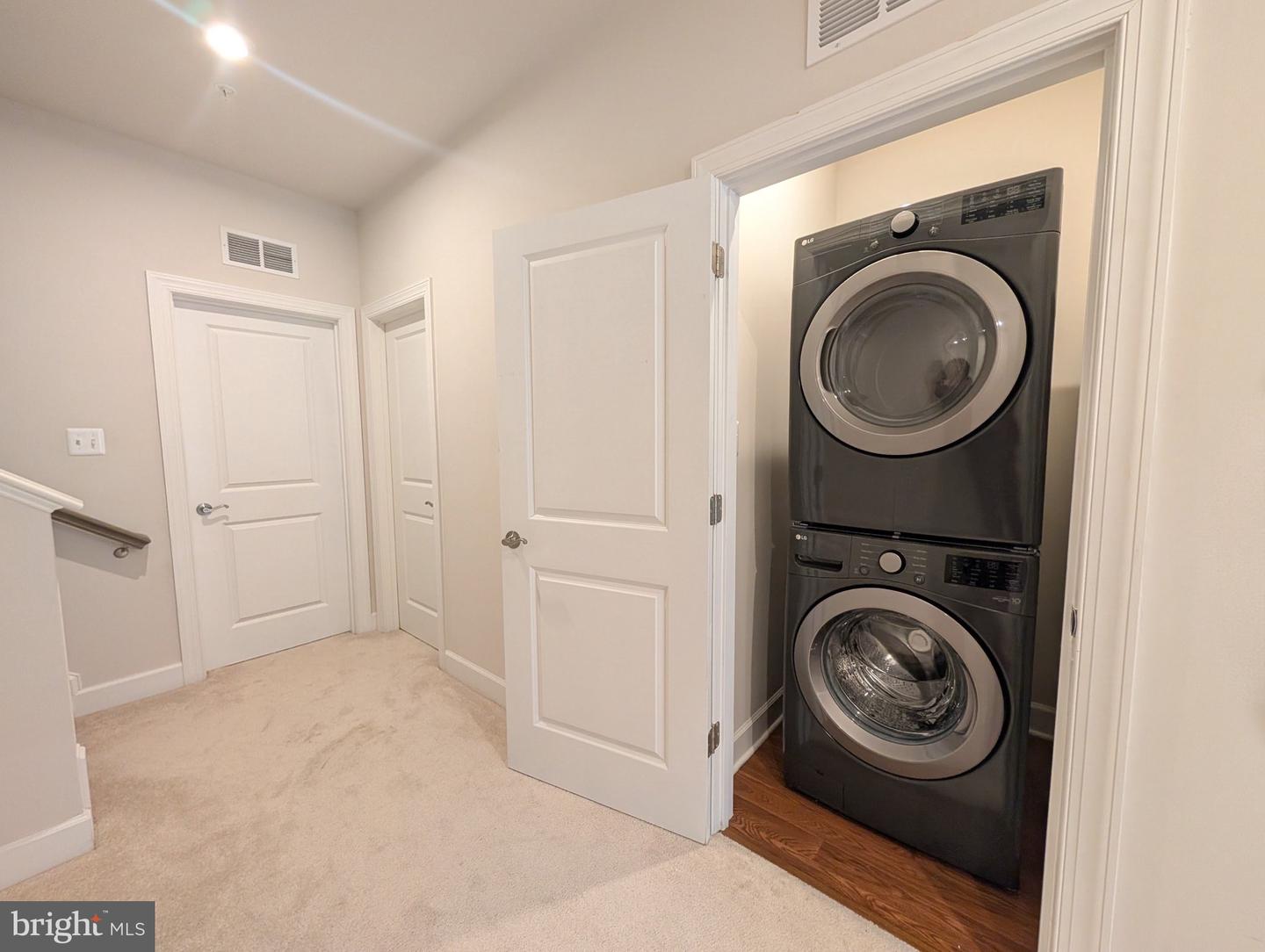 3511 Carnaby St Property Photo 15