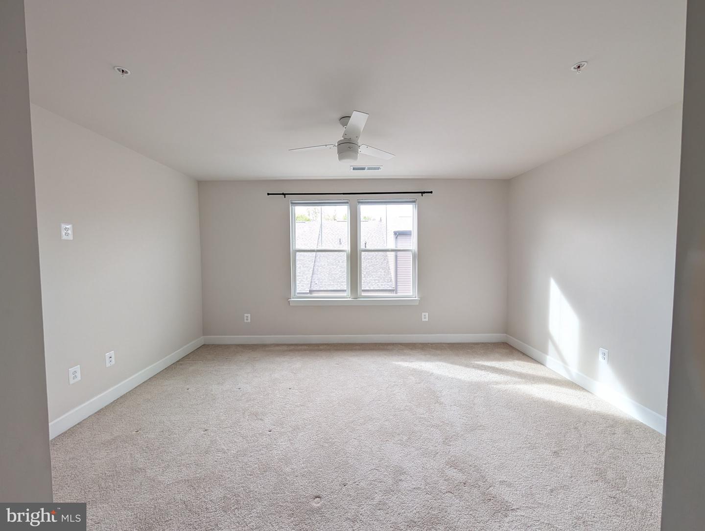 3511 Carnaby St Property Photo 16