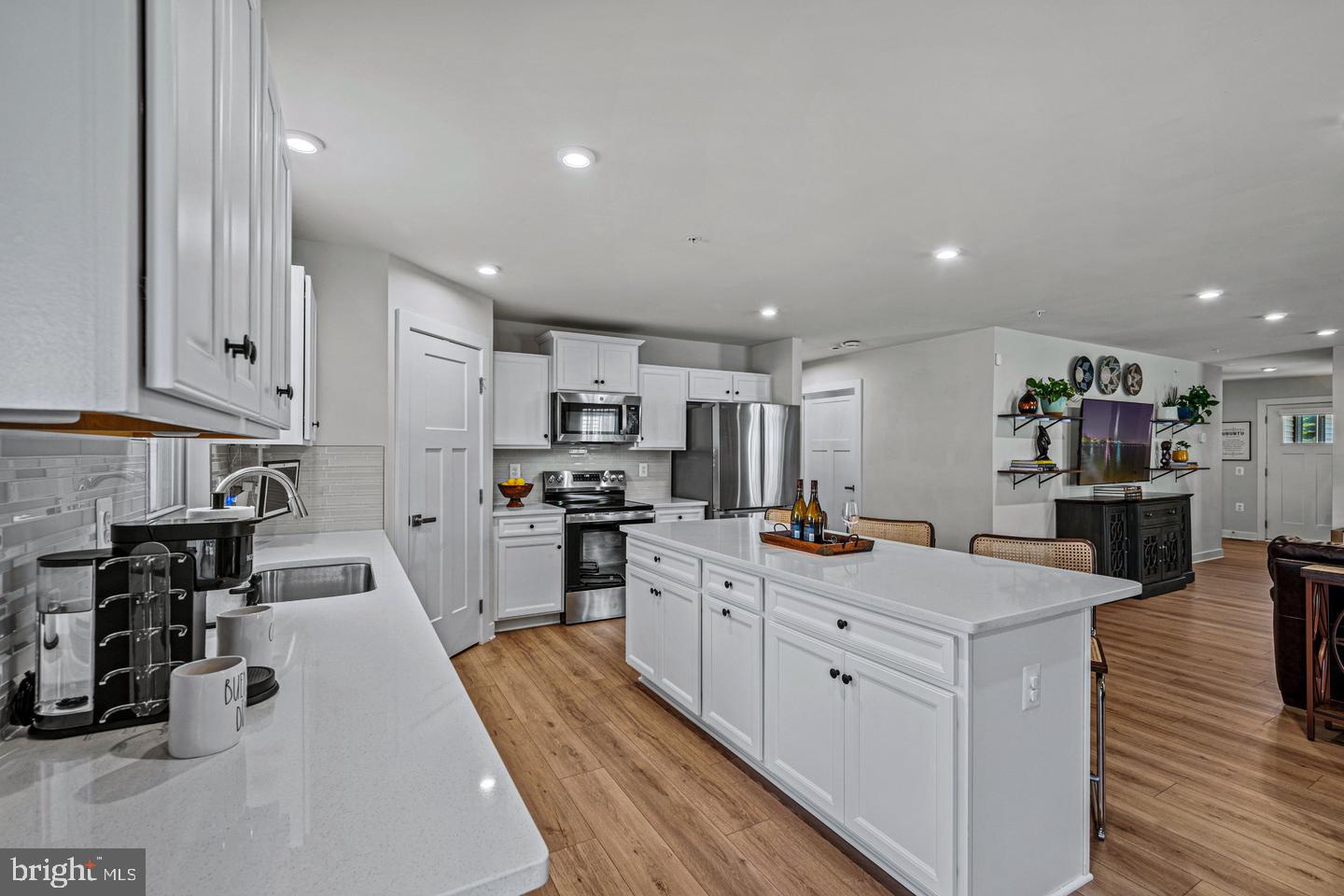 8406 Meadow Rock Ct Property Photo 7