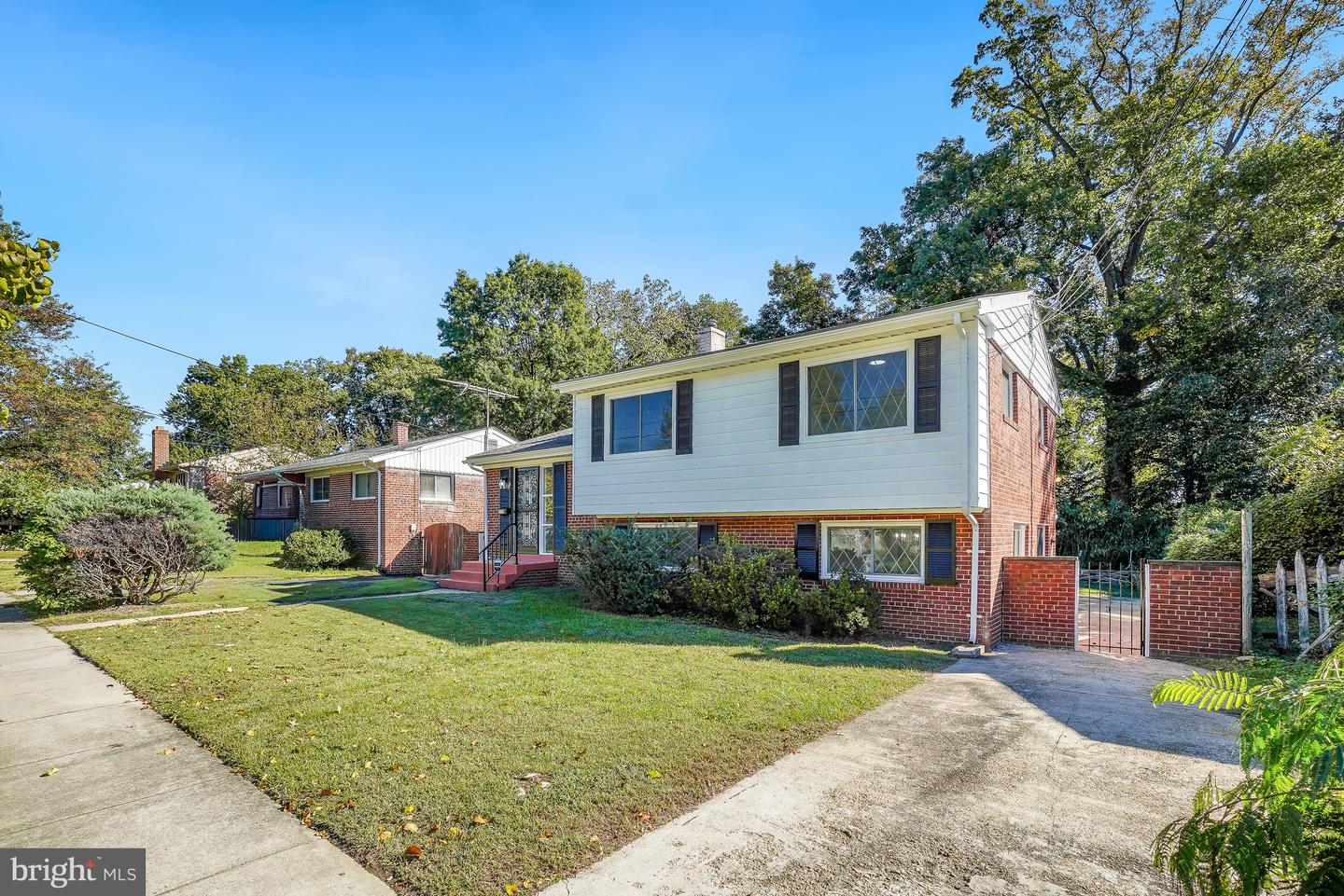 6117 BALFOUR DR Property Photo 1