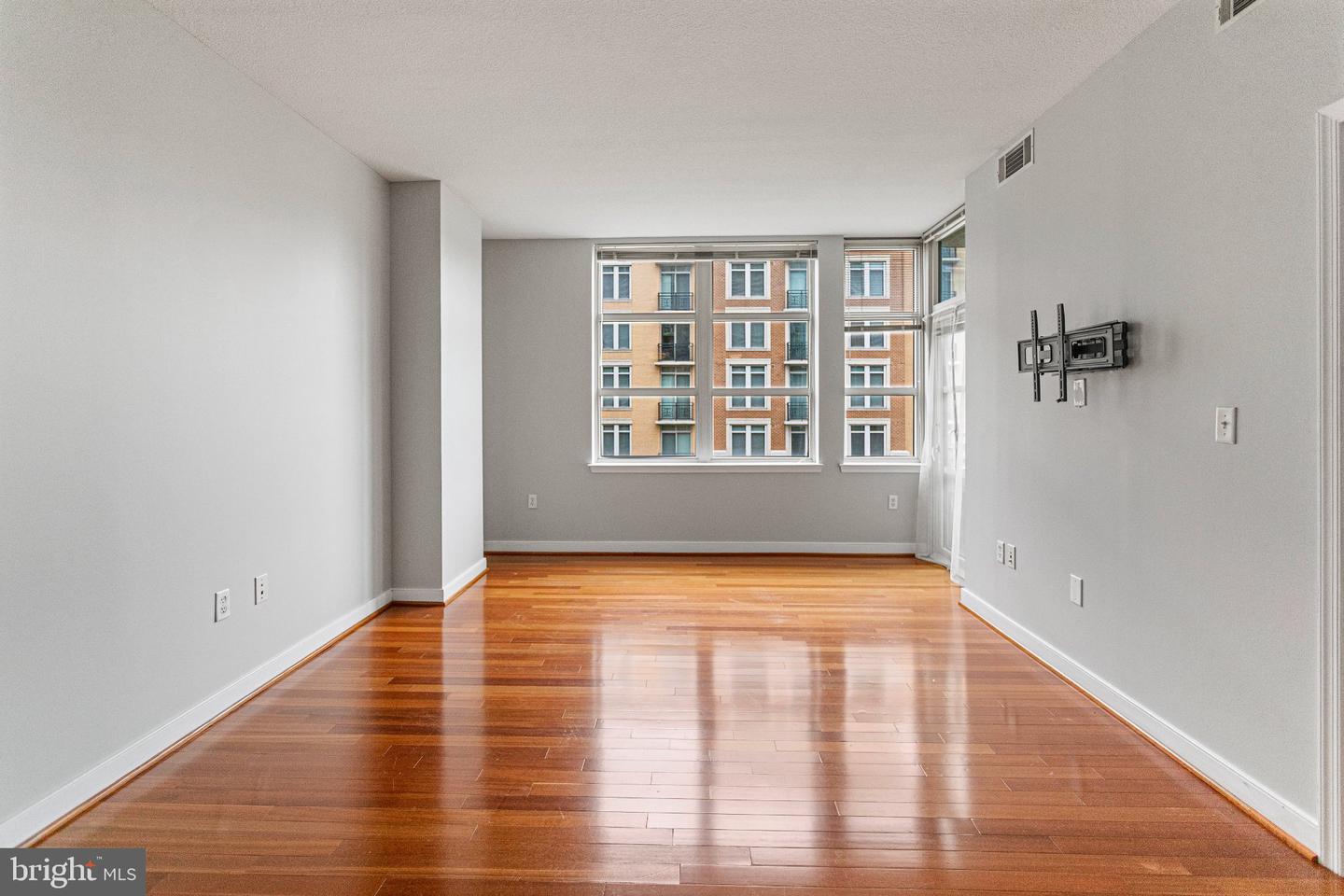 157 Fleet St #608 Property Photo 2