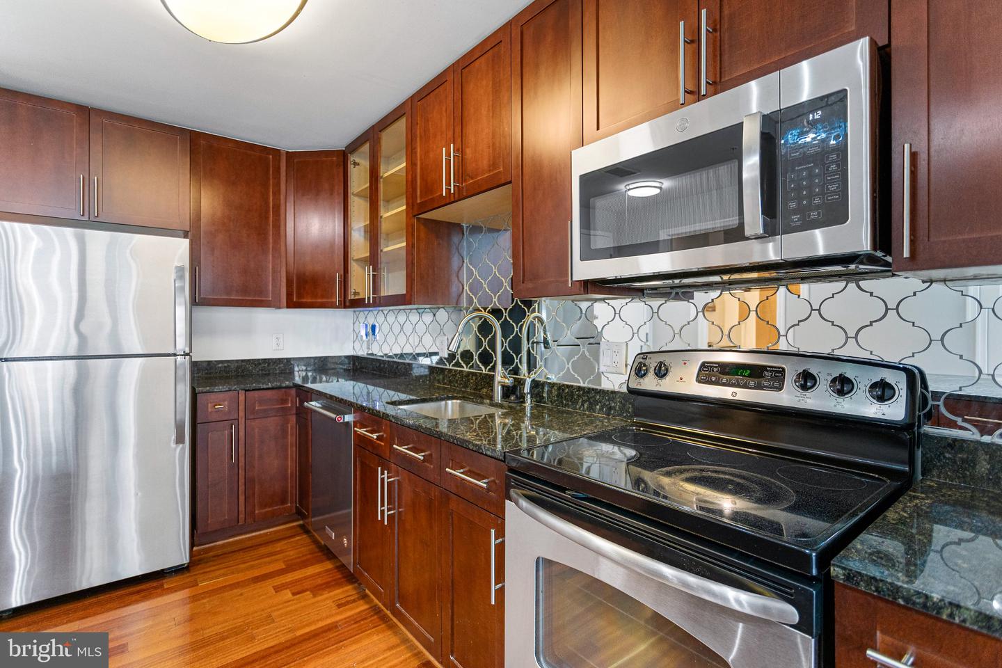 157 Fleet St #608 Property Photo 4