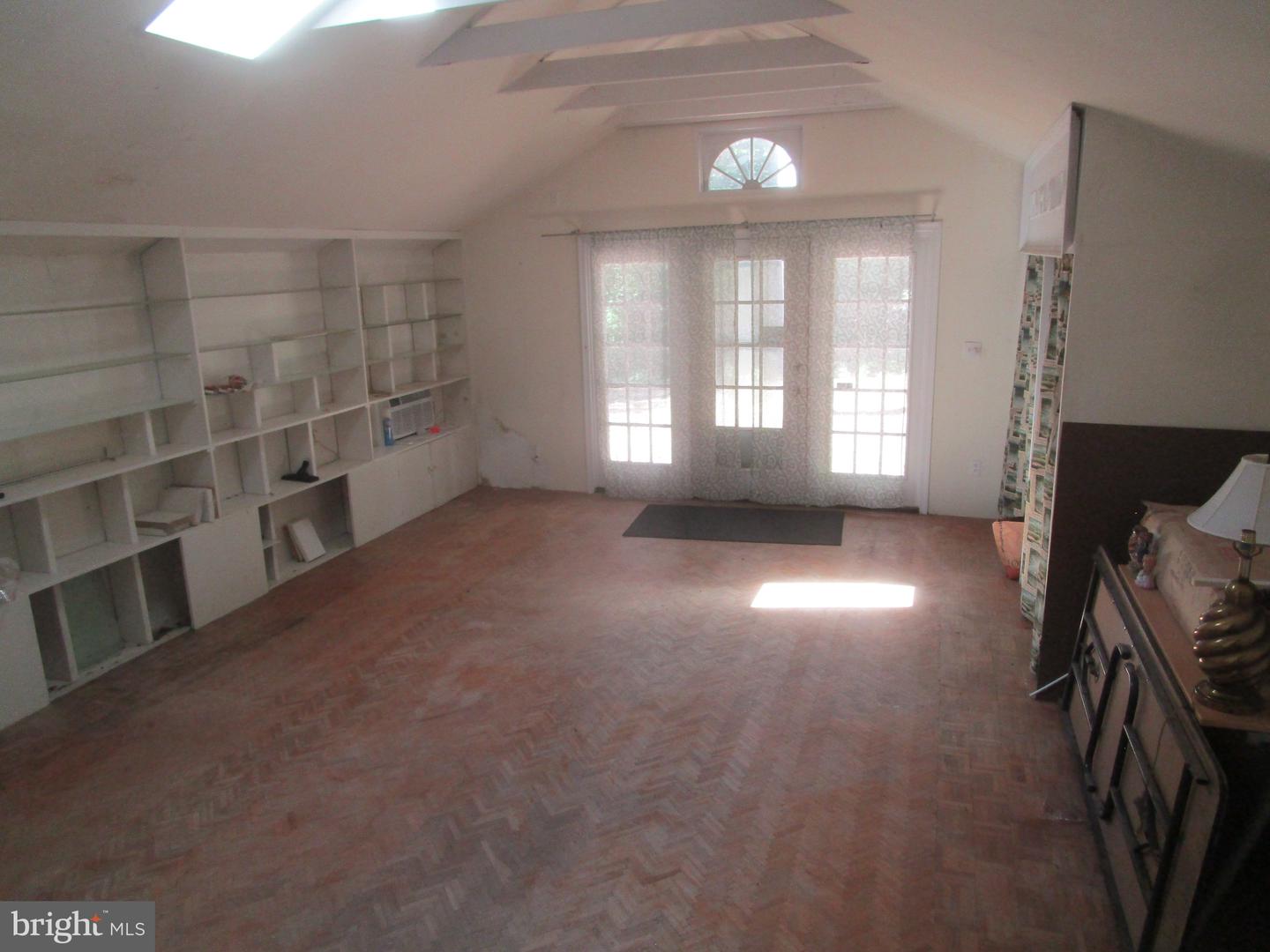 16605 Bealle Hill Rd Property Photo 11