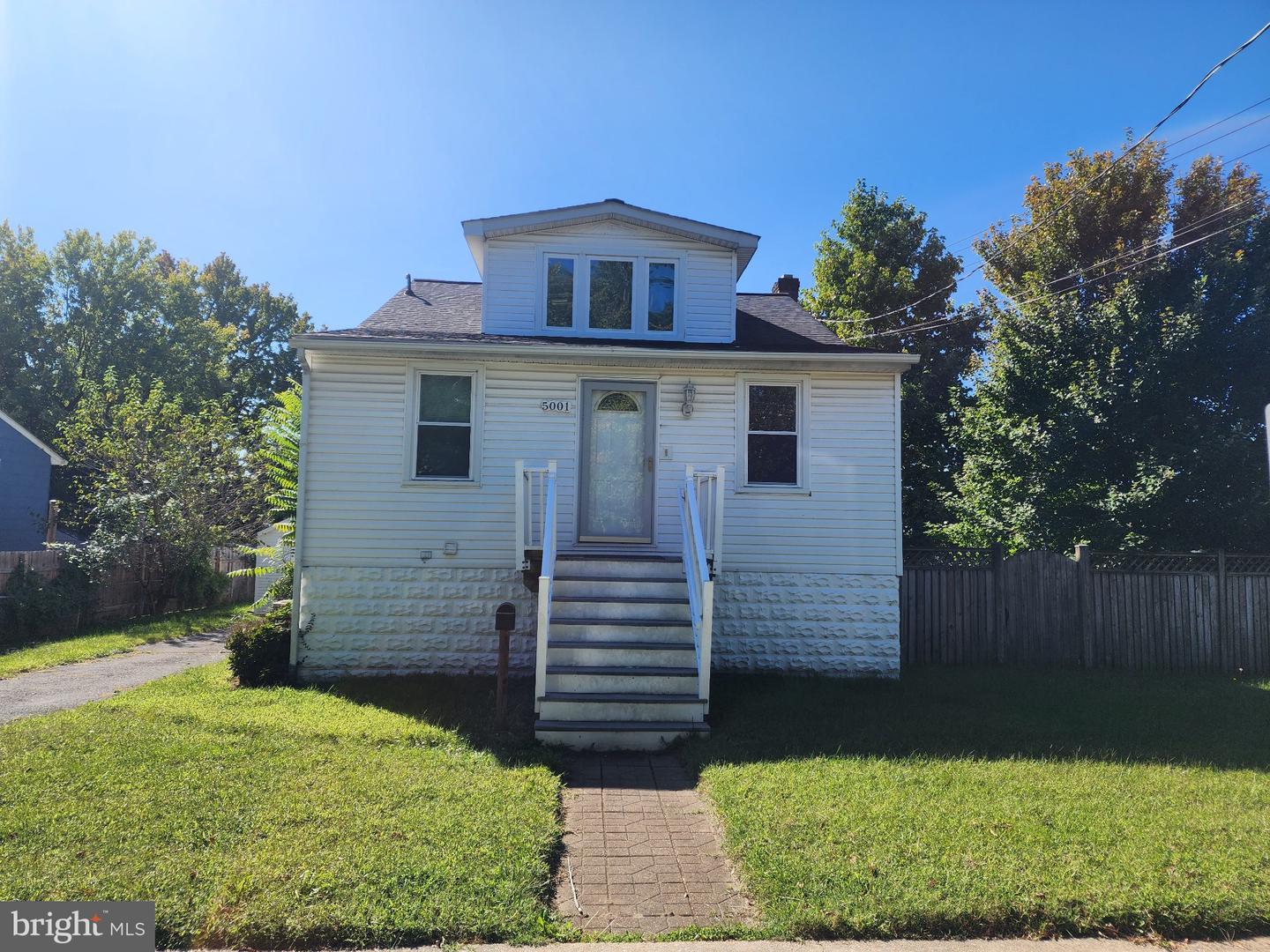 5001 Apache St Property Photo 1