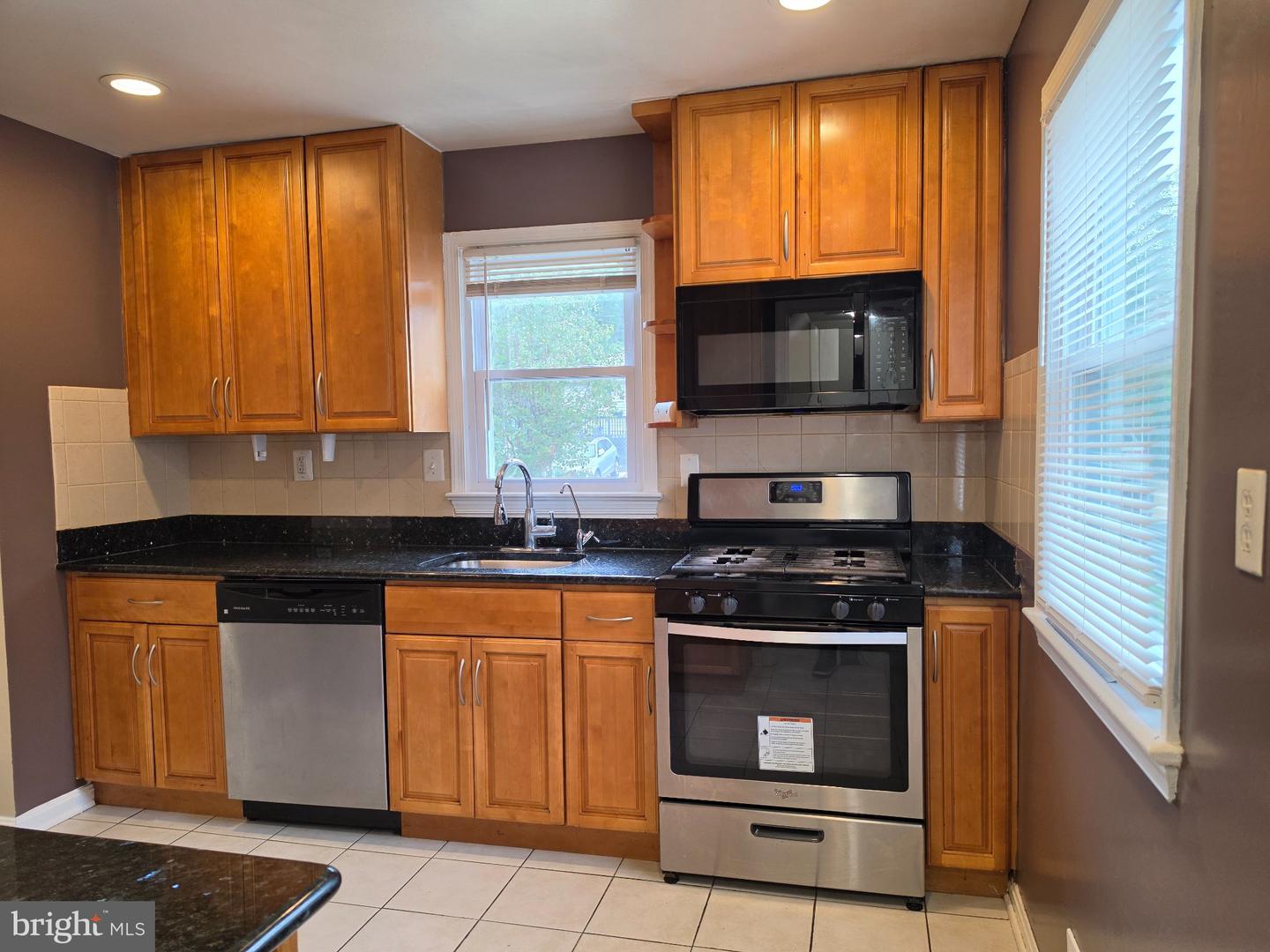 4808 Lexington Ave Property Photo 3