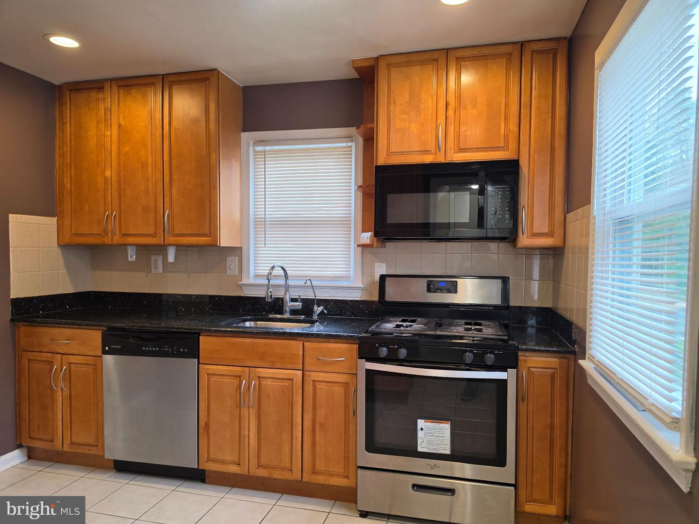 4808 Lexington Ave Property Photo 5