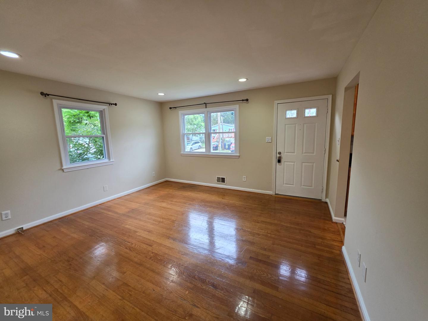 4808 Lexington Ave Property Photo 8