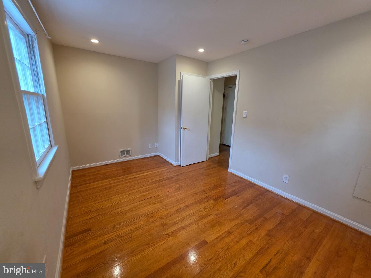 4808 Lexington Ave Property Photo 12