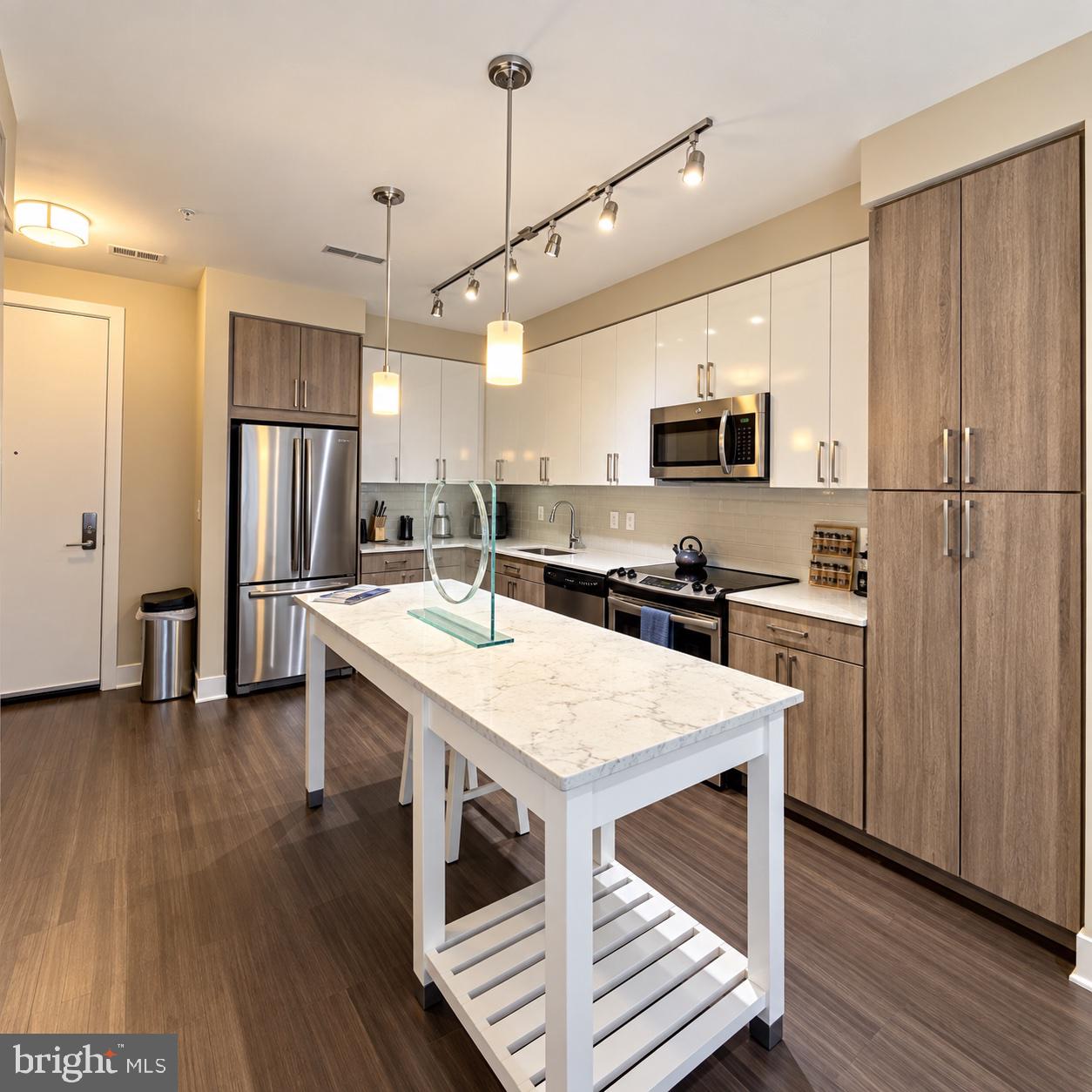 145 RIVERHAVEN DR #356 Property Photo 1