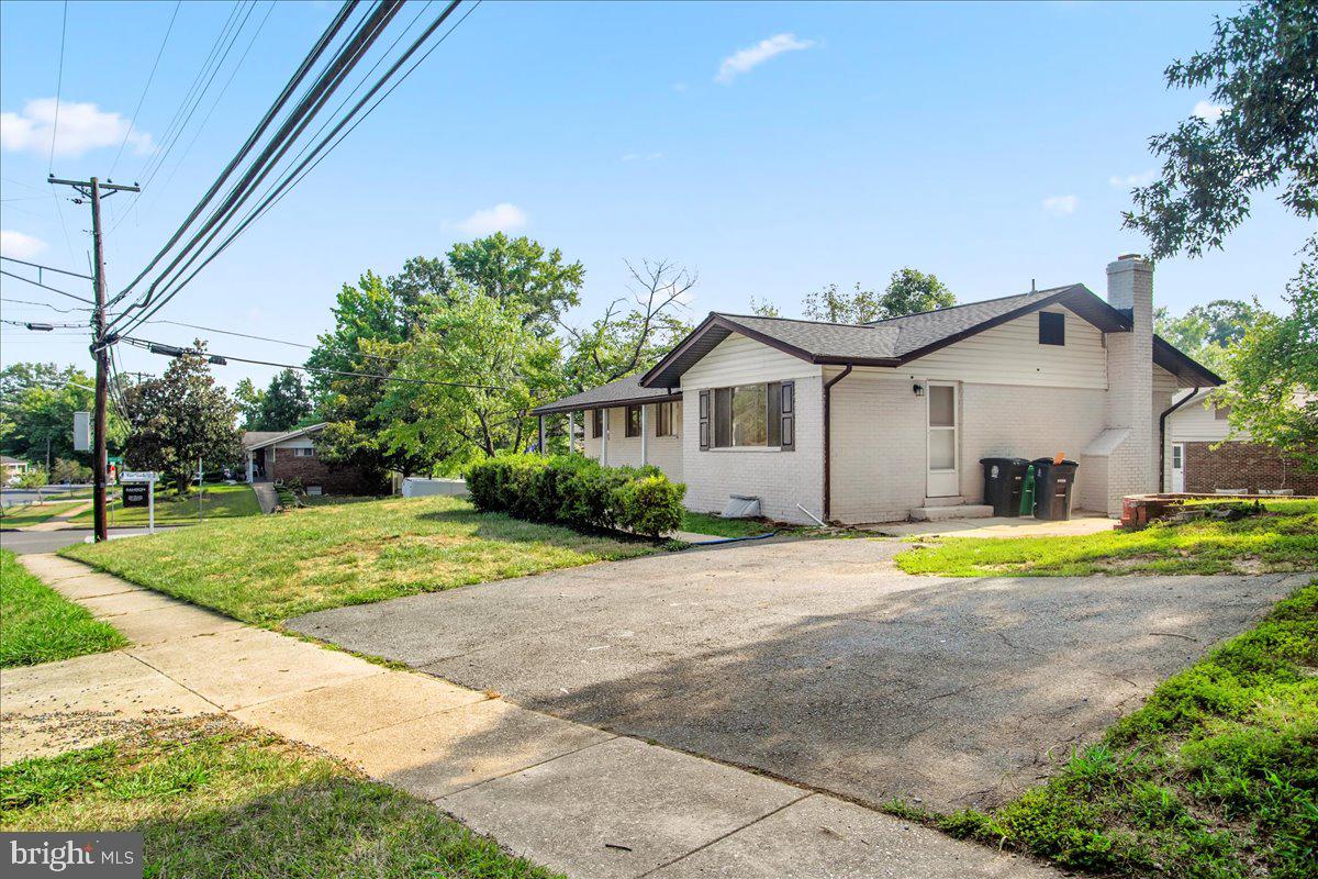 6700 Cipriano Rd Property Photo 2