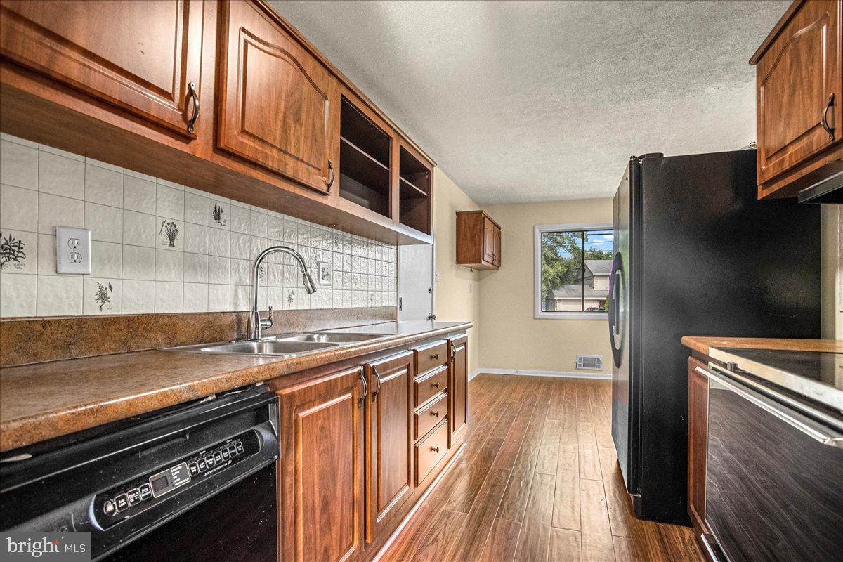 6700 Cipriano Rd Property Photo 7