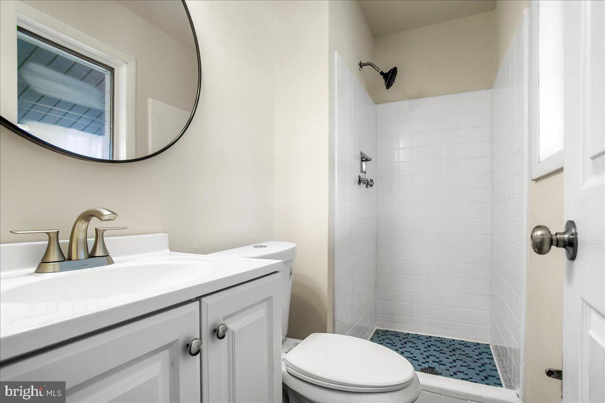 6700 Cipriano Rd Property Photo 16
