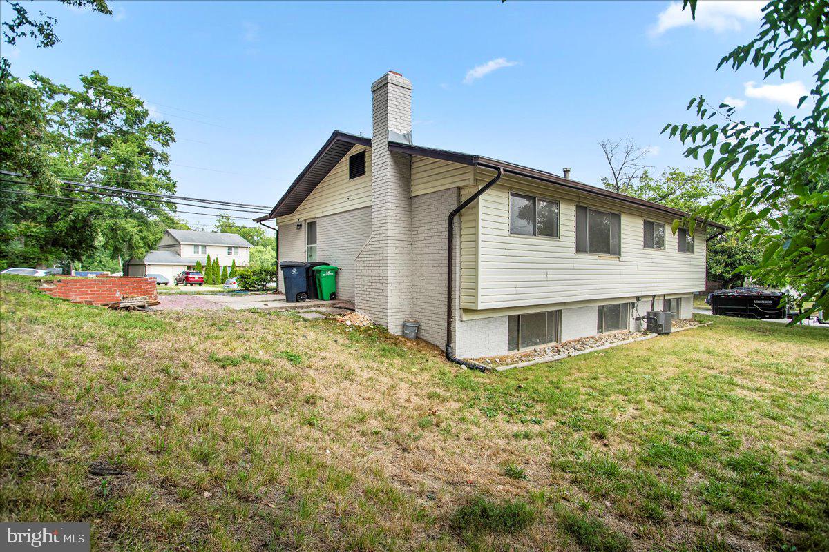6700 Cipriano Rd Property Photo 25