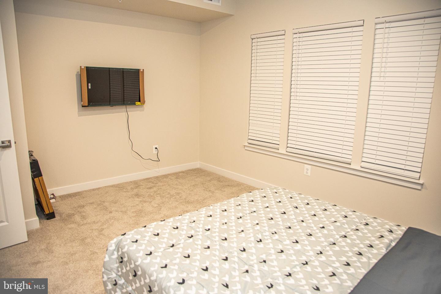 16115 Hyde Park Pl Property Photo 1