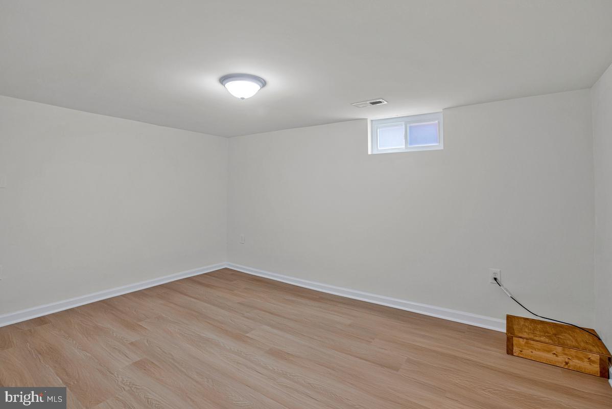 6112 43rd St Property Photo 40