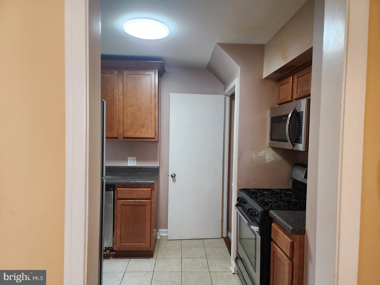 4541 Akron St Property Photo 9