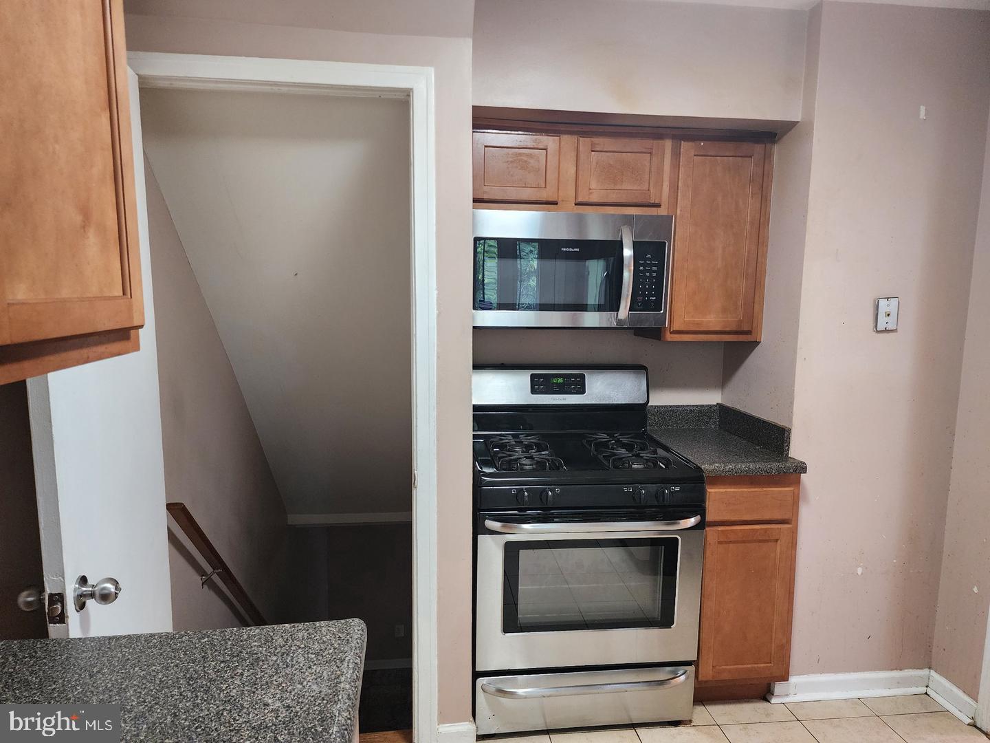 4541 Akron St Property Photo 10