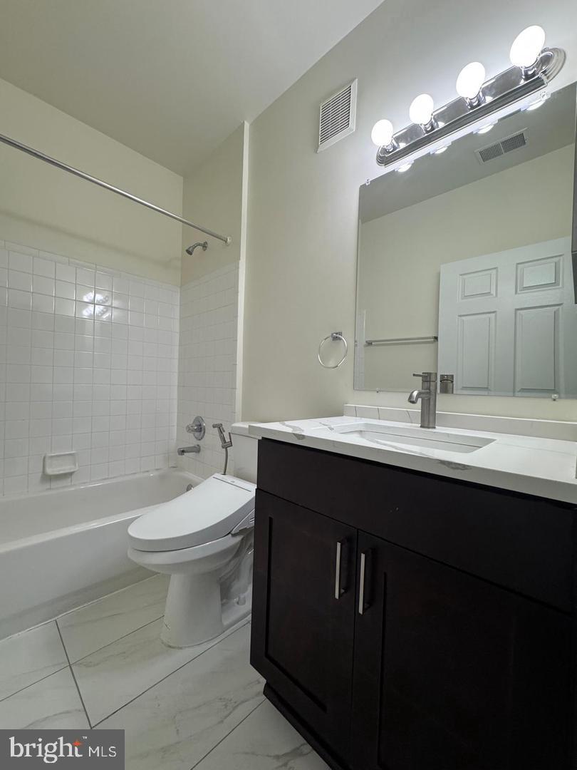 15607 Everglade Ln #b203 Property Photo 11