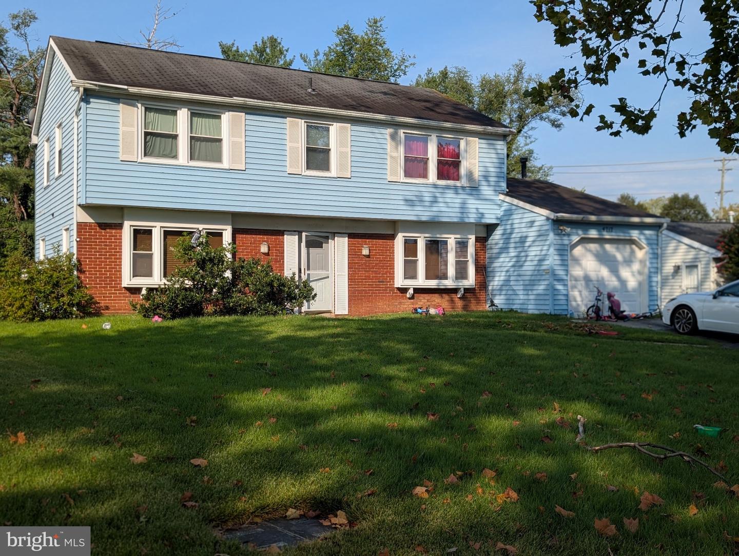 4717 RAMSGATE LN Property Photo 1