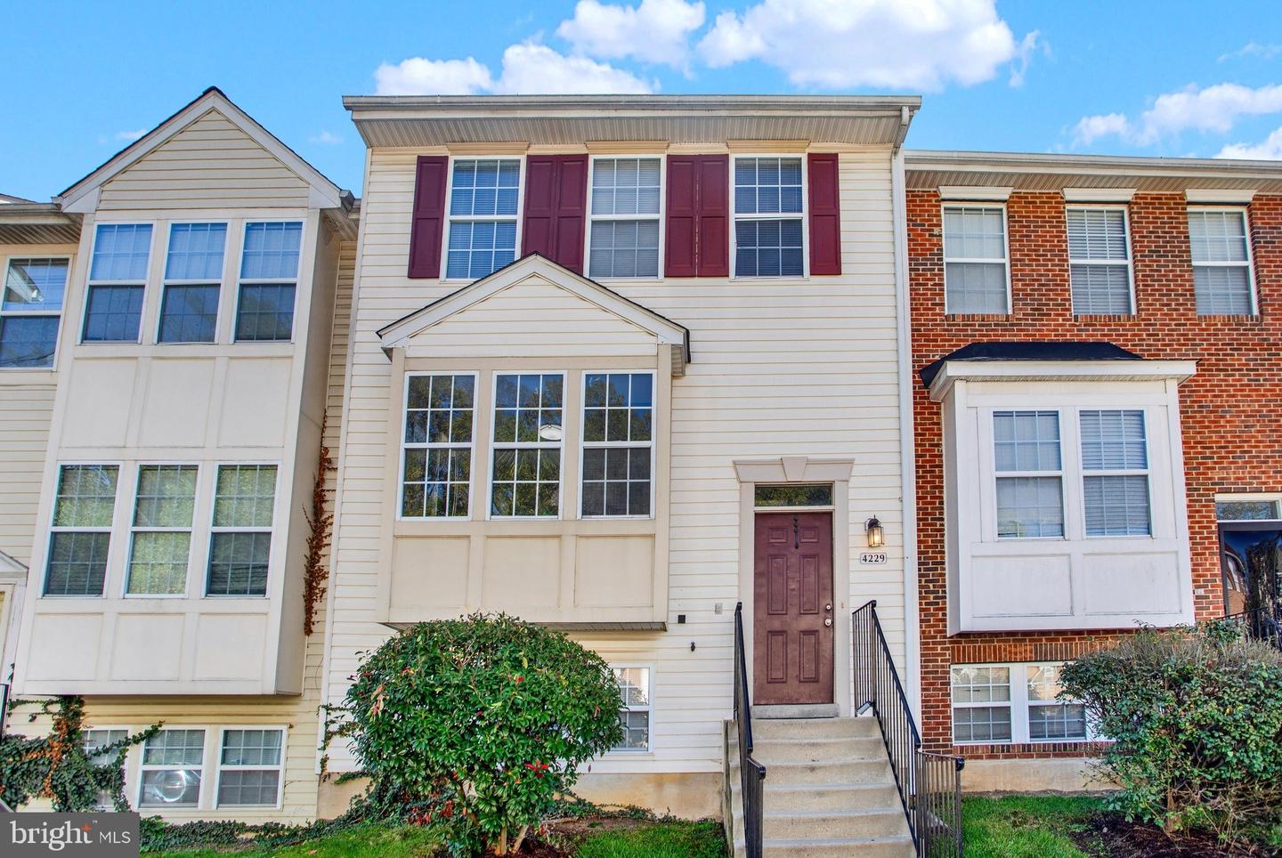 4229 APPLE ORCHARD LN #4 Property Photo 1