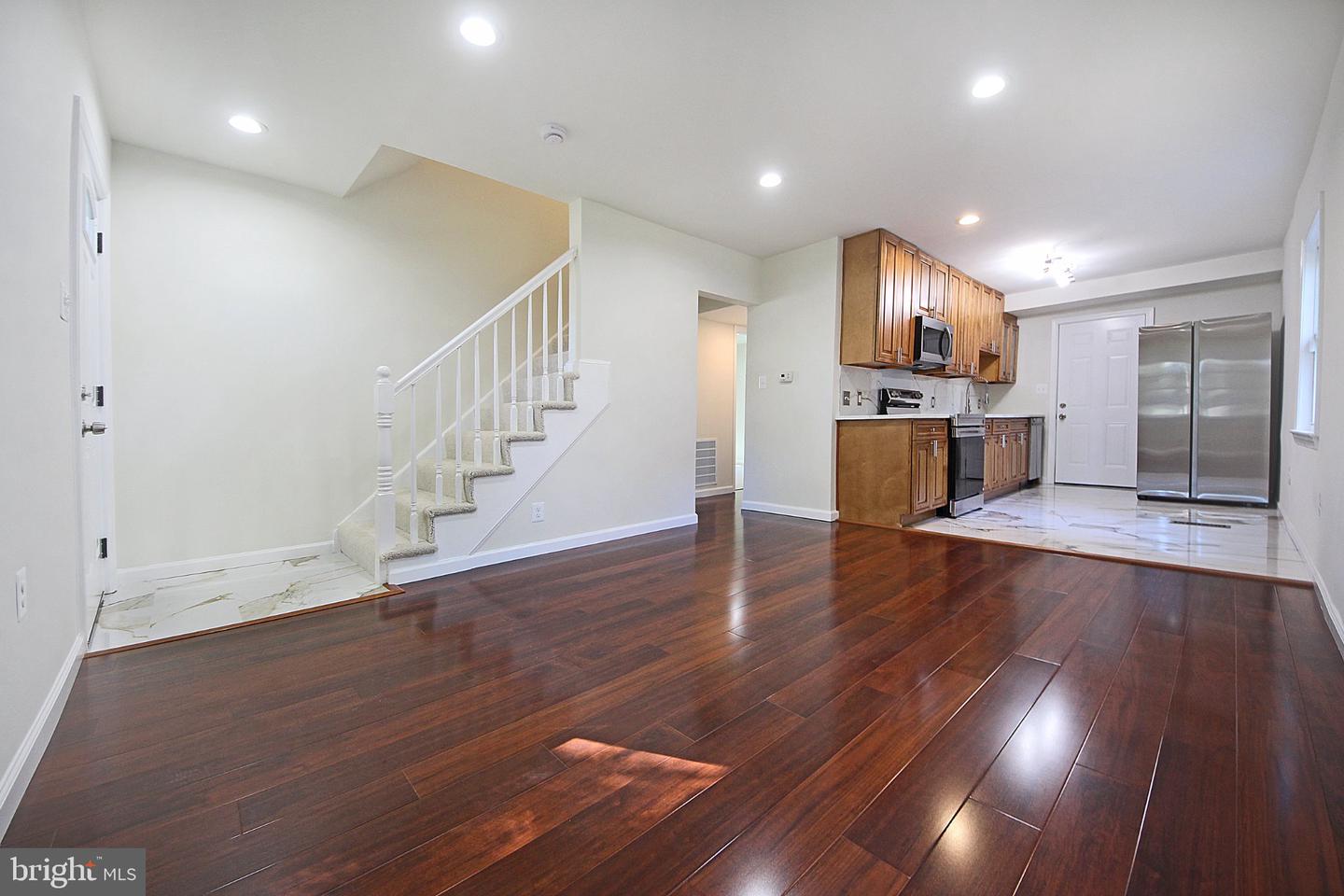 6807 Elmhurst St Property Photo 16