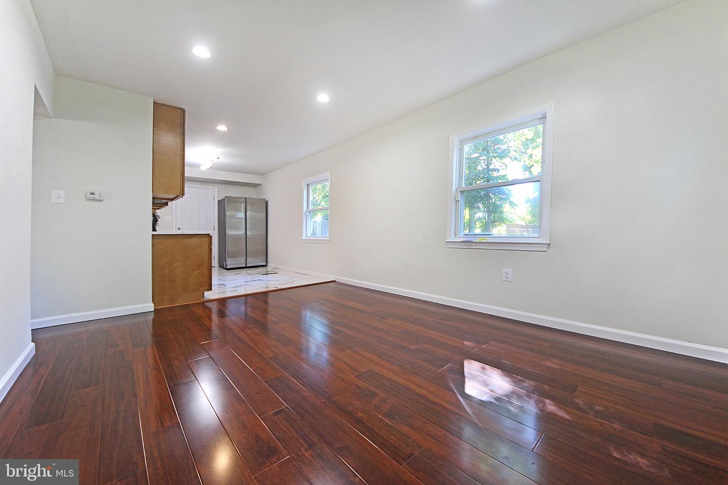 6807 Elmhurst St Property Photo 18