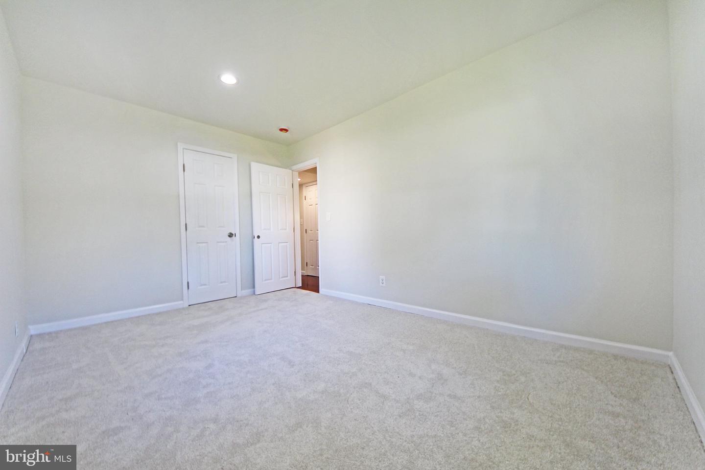 6807 Elmhurst St Property Photo 24