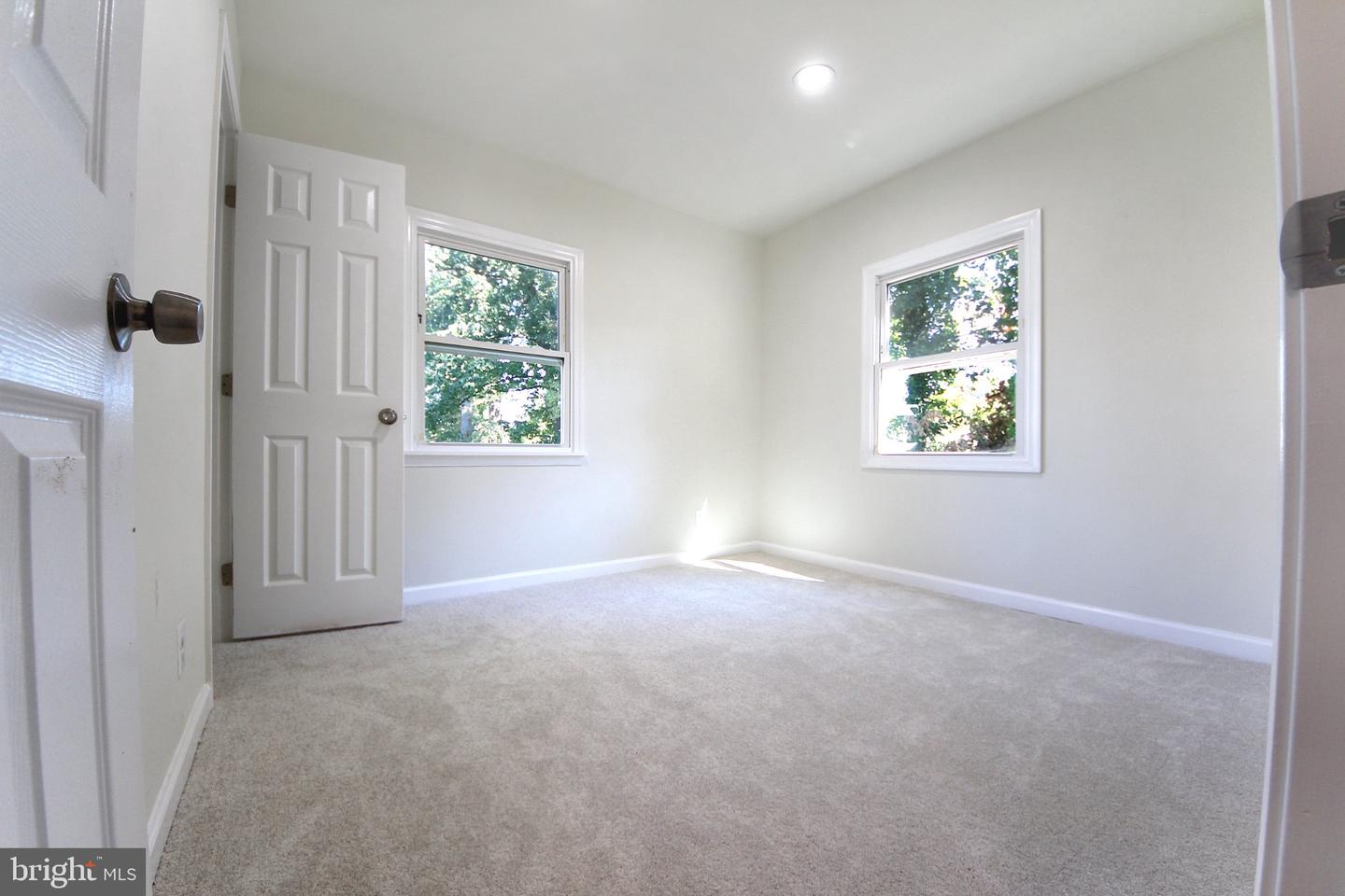 6807 Elmhurst St Property Photo 28