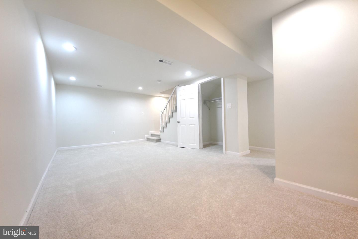 6807 Elmhurst St Property Photo 34