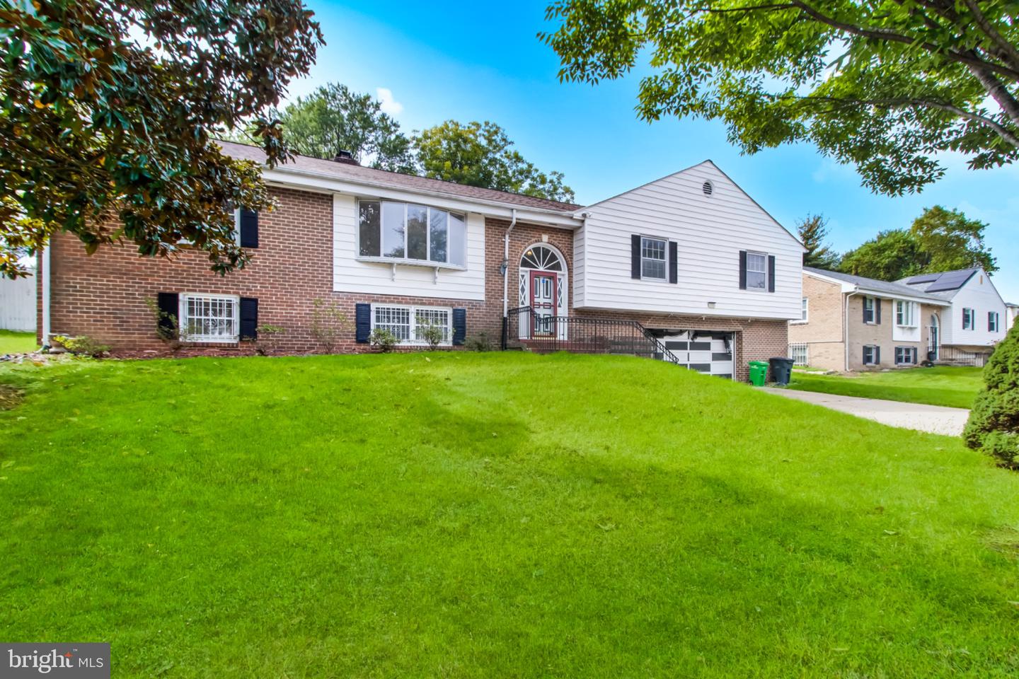 11511 Chantilly Ln Property Photo 5