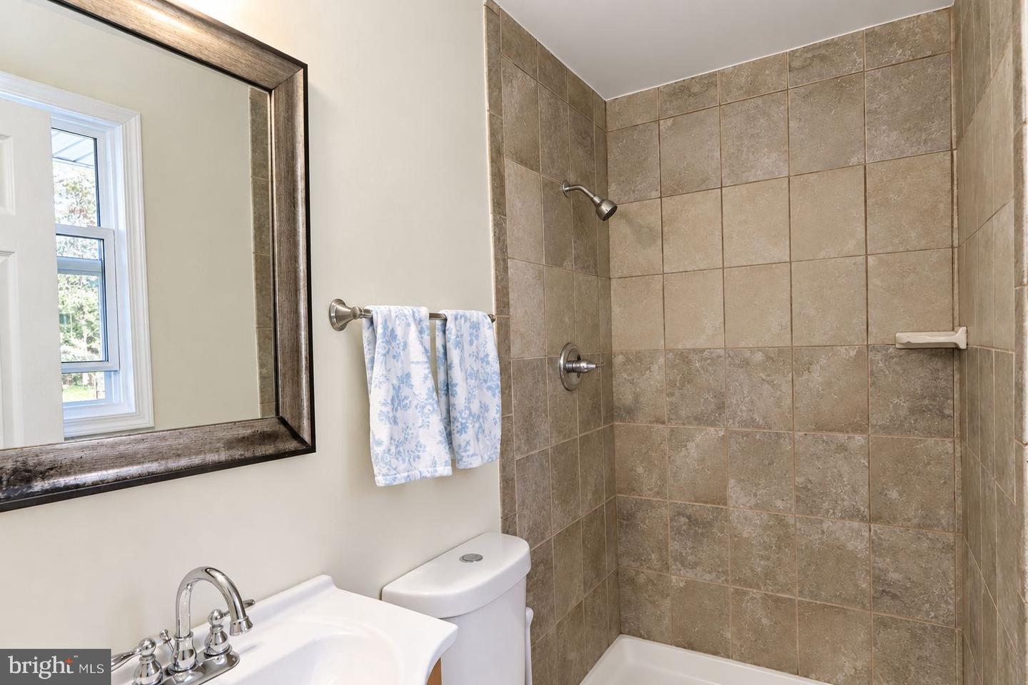 4005 Kilbourne Dr Property Photo 24