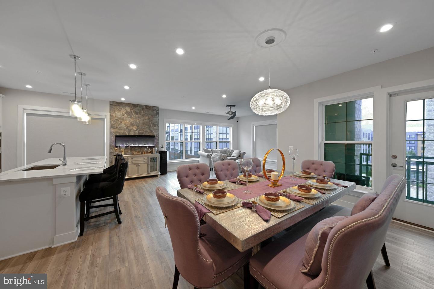 102 SAINT IVES PL #301 Property Photo 1
