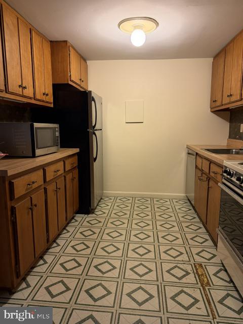7708 Lakecrest Dr Property Photo 6