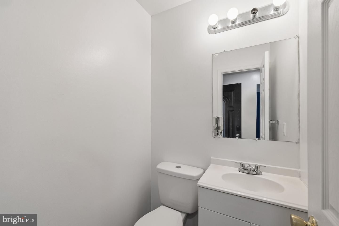 324 Harry S Truman Dr #233 Property Photo 7