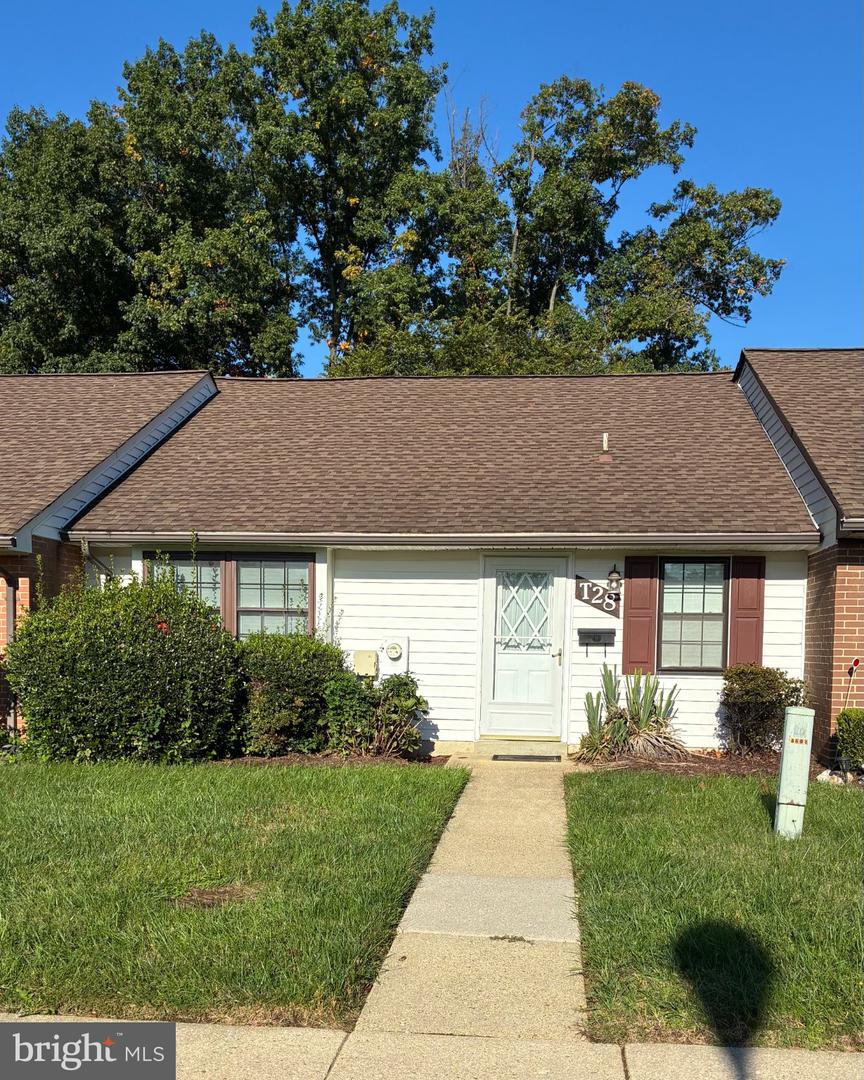 12319 STONEHAVEN LN #T-28 Property Photo 1