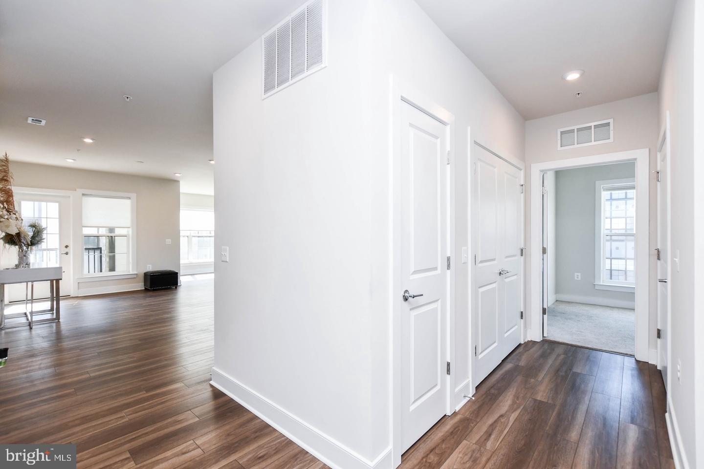 100 Saint Ives Property Photo 16