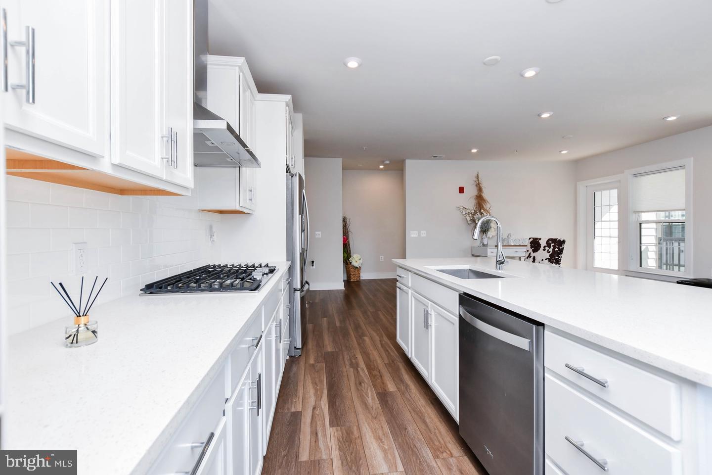 100 Saint Ives Property Photo 17