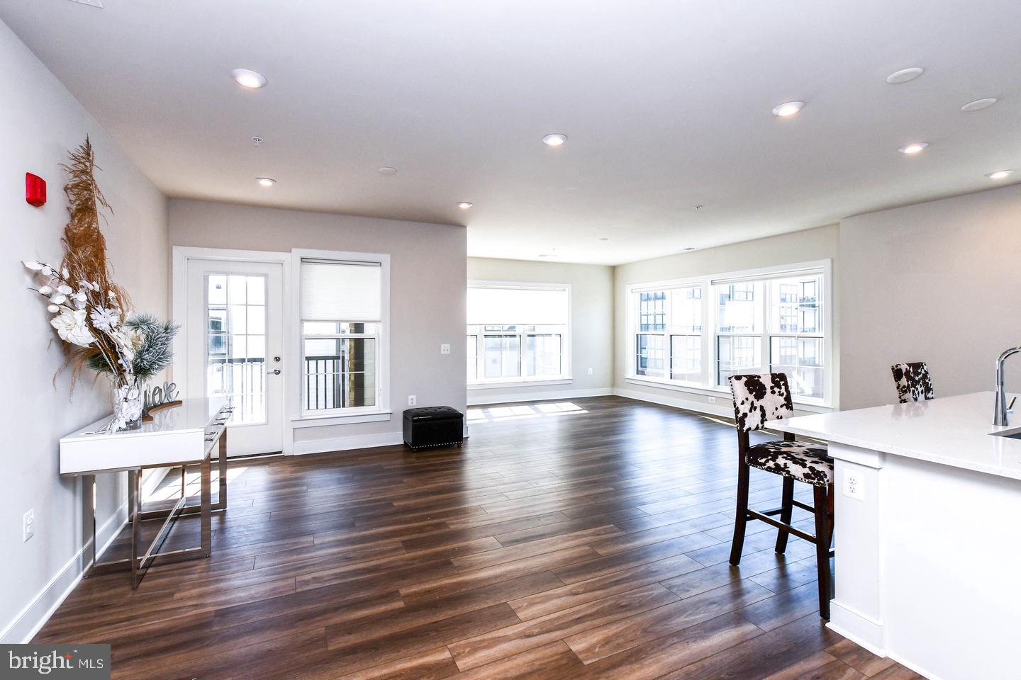 100 Saint Ives Property Photo 31