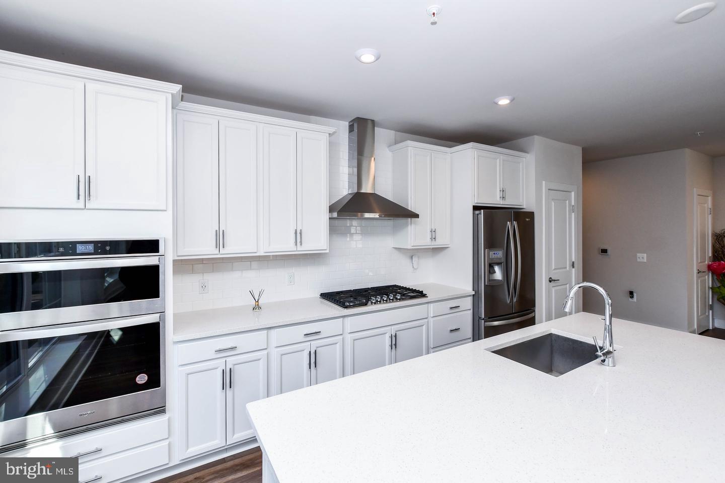 100 Saint Ives Property Photo 35