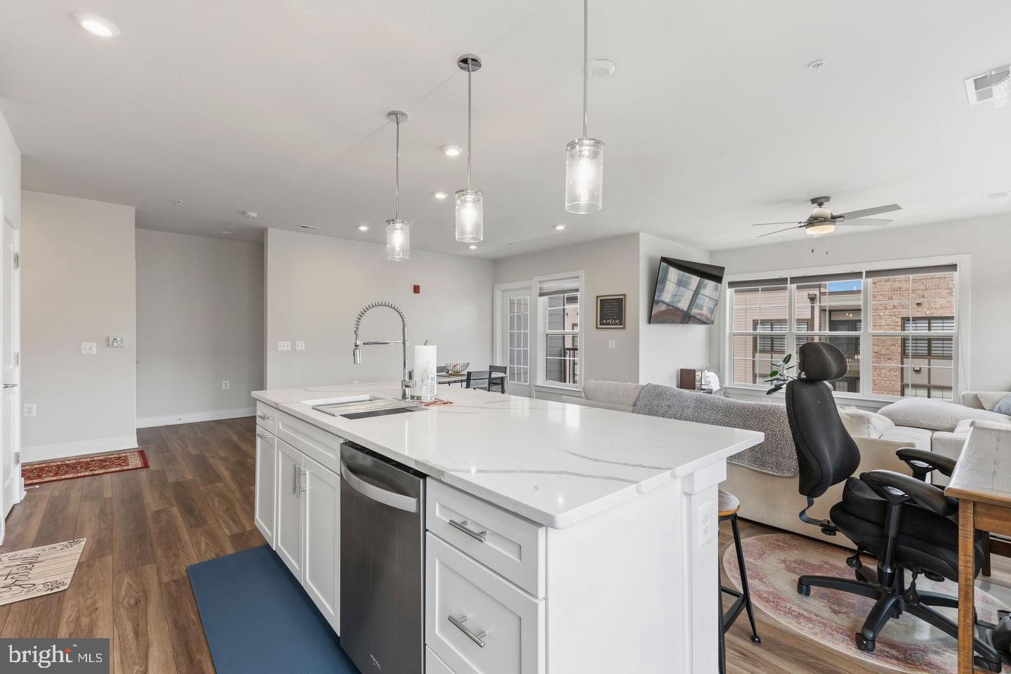 104 Saint Ives Pl #401 Property Photo 6