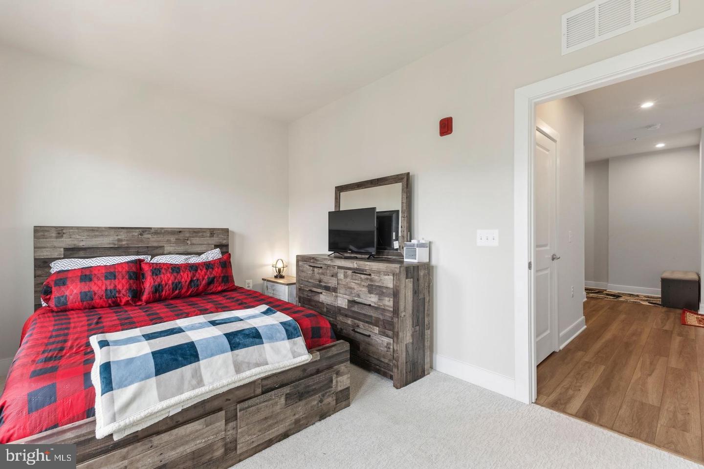 104 Saint Ives Pl #401 Property Photo 26