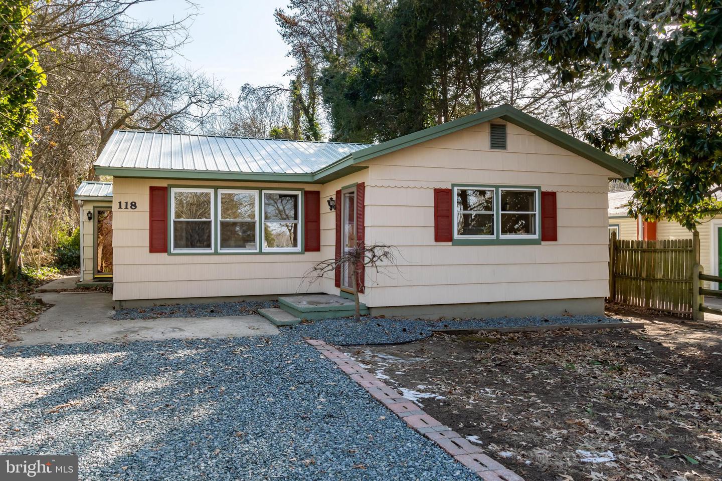 118 Char Nor Manor Blvd Property Photo