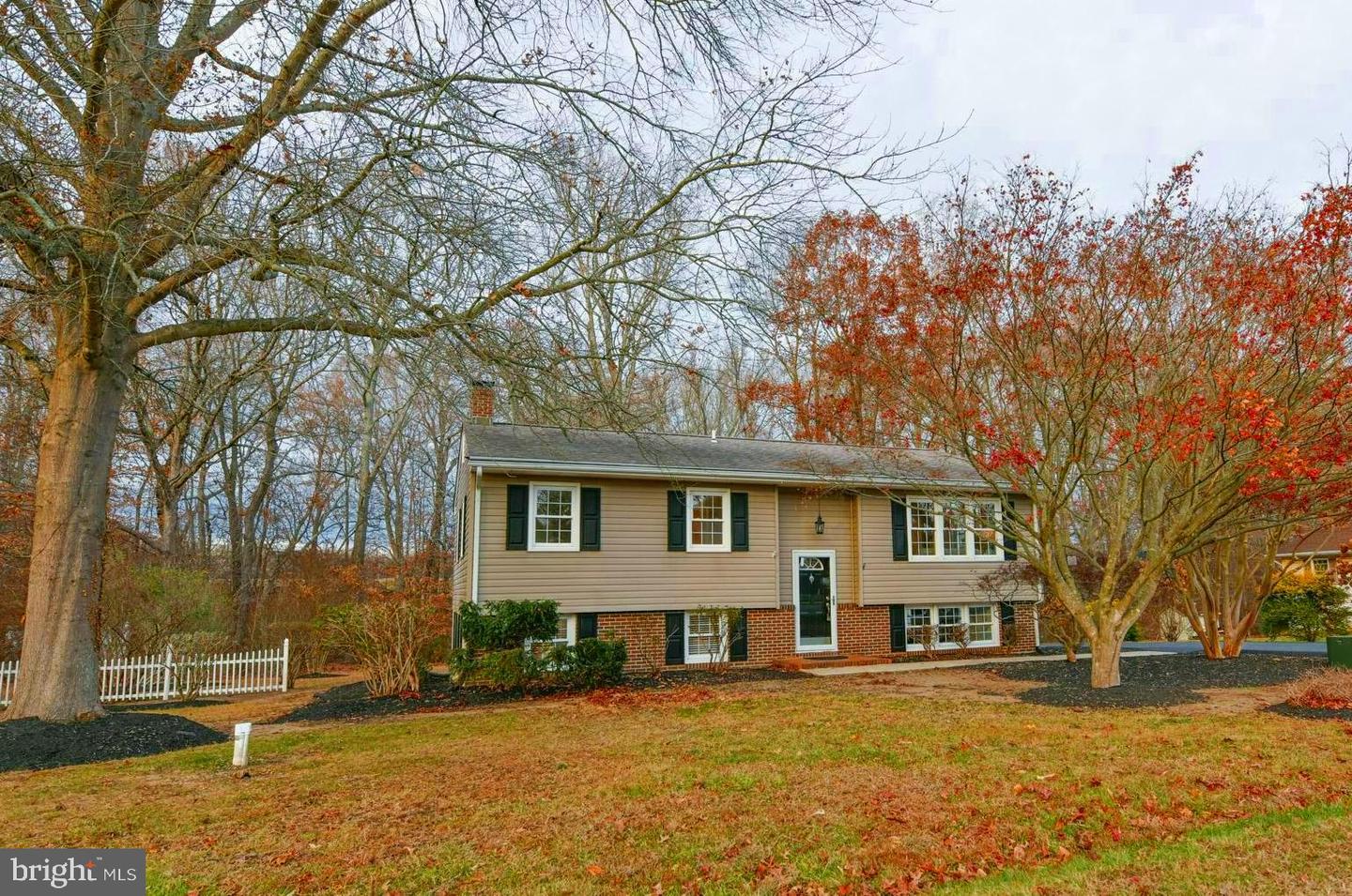 121 Stanford Rd Property Photo