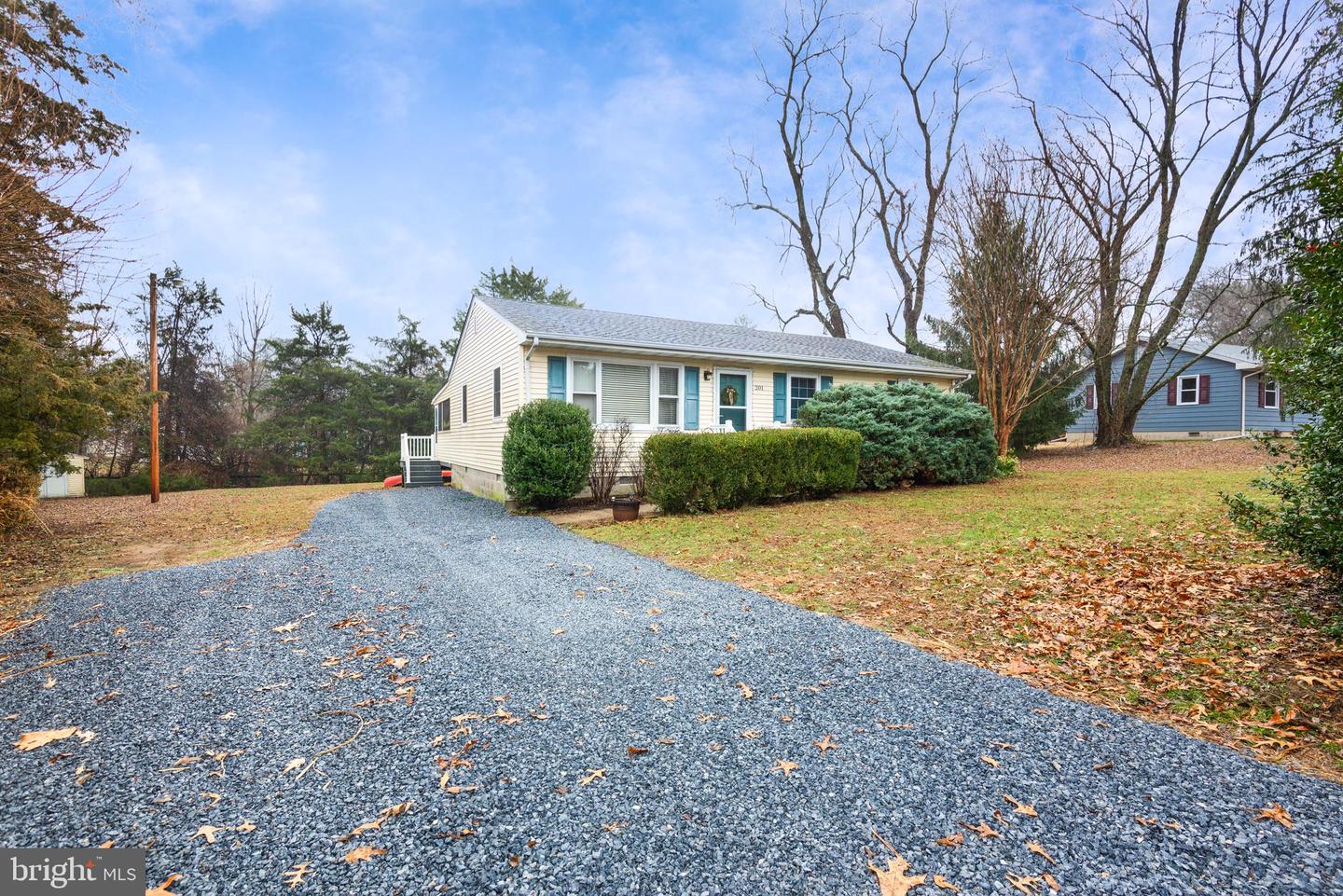 201 Fairview Dr Property Photo