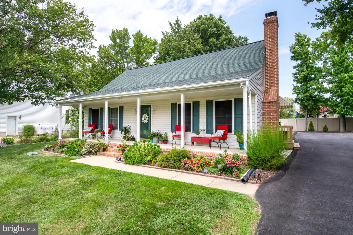 100 Bay City Rd Property Photo